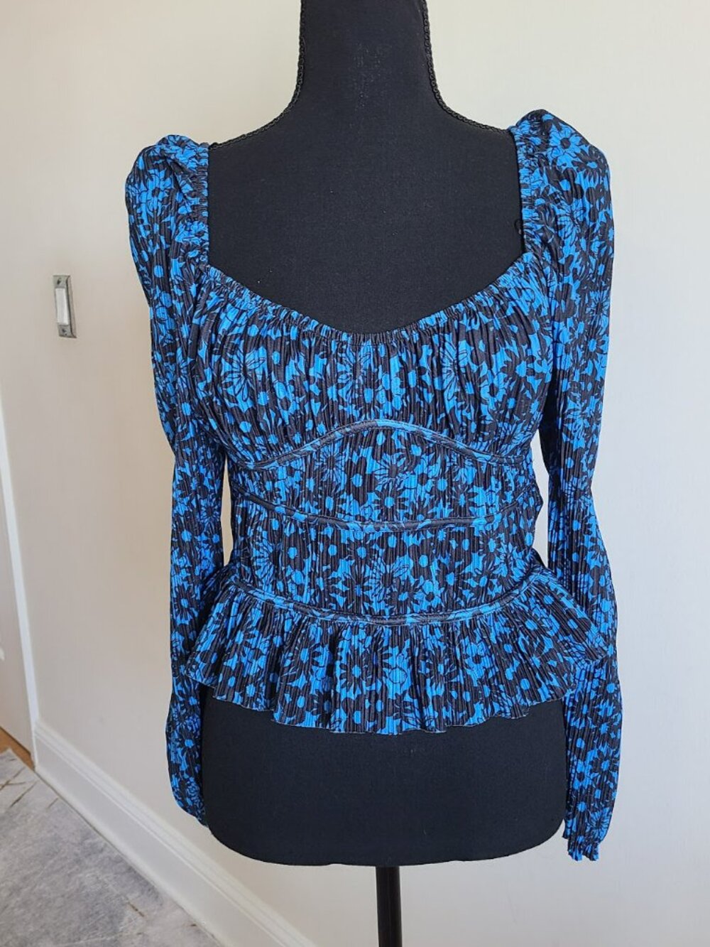 ZARA Smocked Peplum Blouse Blue Black Floral Puff Sleeve Top Size M Cottagecore